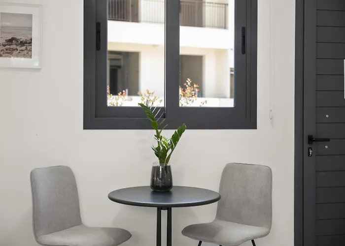 Phaedrus Living: Alkminis Seaside Verano Apartment *